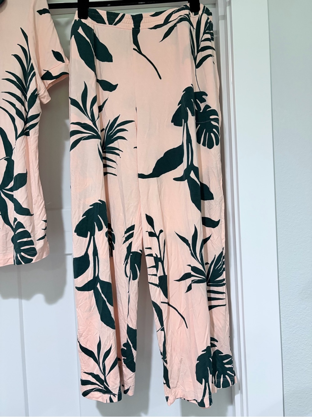 New without tags. Soma Peach Palm-Print Pajama Set with Dark Green Leaves - Picture 3 of 7